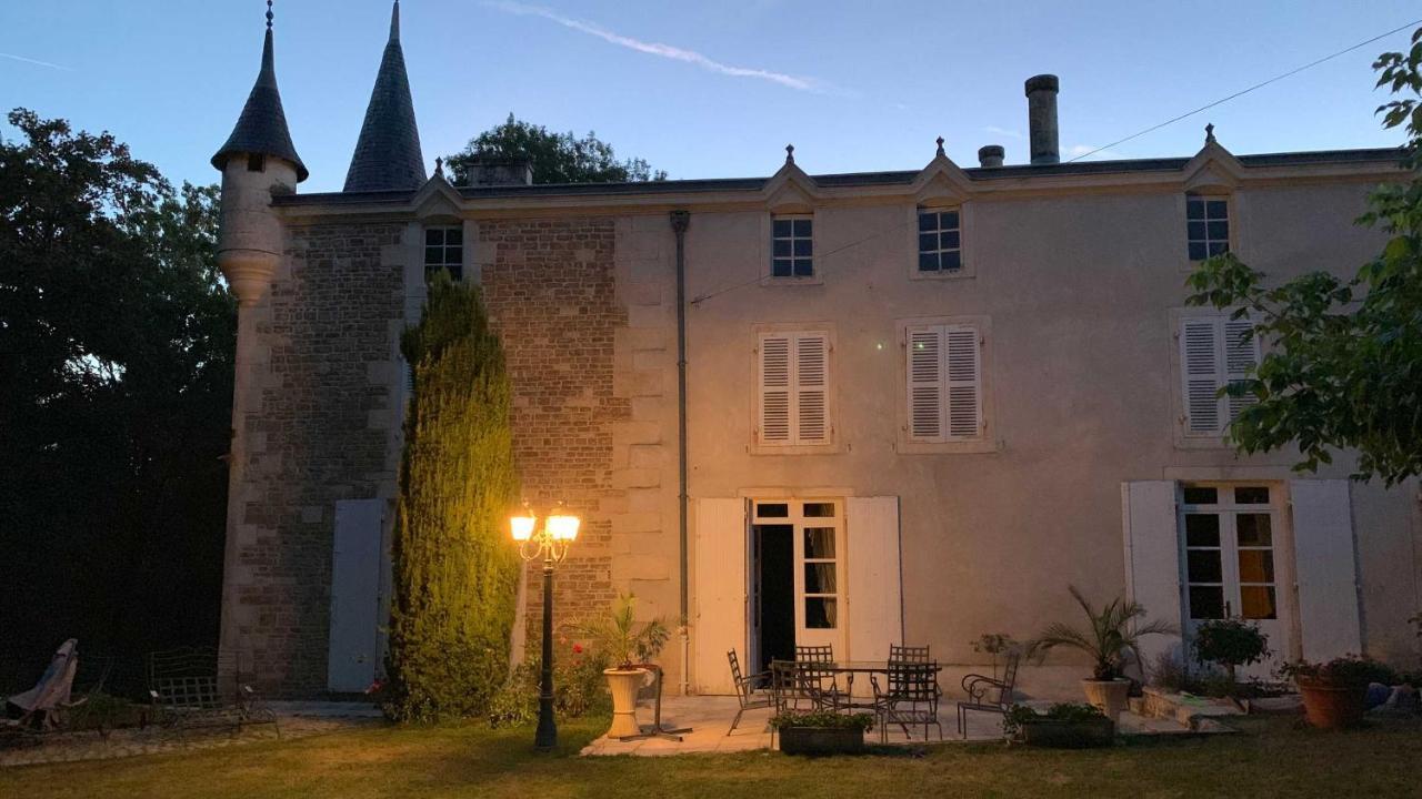 Mazette! Le Chateau Niort Exterior photo